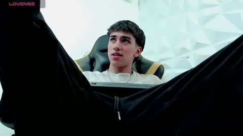 jake_tripp online show from December 29, 2024, 6:45 am