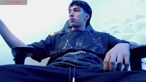 jake_tripp online show from January 3, 2025, 2:21 am