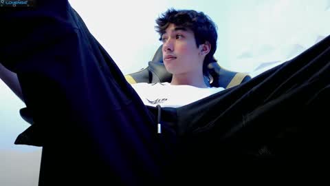 jake_tripp online show from February 19, 2025, 3:50 am