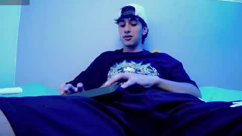 jake_tripp online show from December 19, 2025, 4:19 am