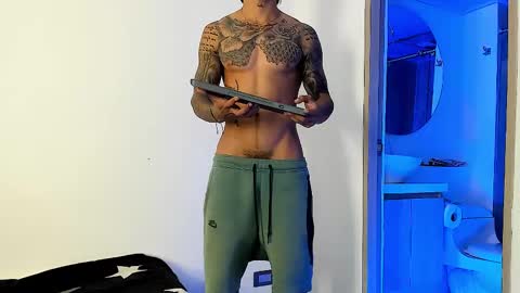 Snapshot of jakee_brown chatting on February 10, 2025, 10:53 am Santiago online show from February 10, 2025, 10:53 am