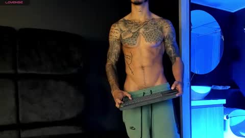 Snapshot of jakee_brown chatting on March 7, 2025, 8:23 am Santiago online show from March 7, 2025, 8:23 am