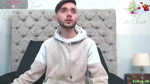 jakemagnus_ online show from December 24, 2024, 12:22 pm