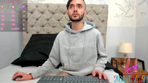 jakemagnus_ online show from December 31, 2024, 1:08 pm