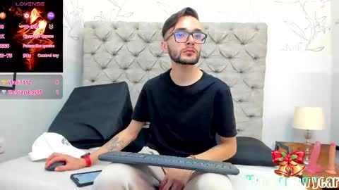 jakemagnus_ online show from December 31, 2024, 4:14 pm