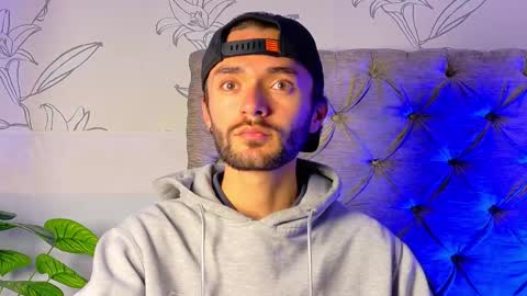 jakemagnus_ online show from September 11, 2025, 11:21 am