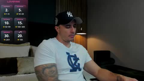 jakestone_1 online show from November 11, 2025, 1:27 am