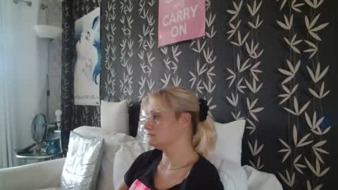 JAKKI LOUISE pornstar online show from September 8, 2025, 4:50 pm