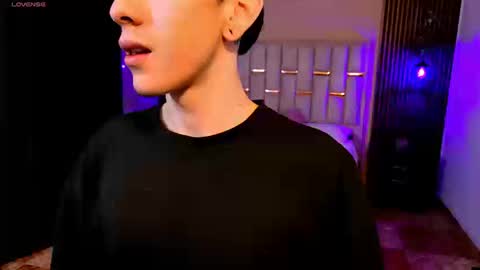 james_adamss_ online show from March 18, 2026, 2:20 pm