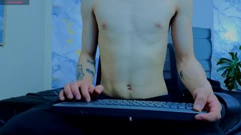 james_adamss_ online show from April 9, 2026, 11:59 am