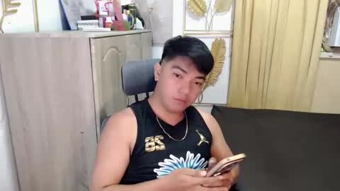Snapshot of james_boner28 chatting on June 10, 2026, 8:13 am kyle online show from June 10, 2026, 8:13 am