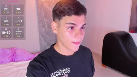 Snapshot of james_jonnes chatting on September 19, 2025, 7:47 pm James online show from September 19, 2025, 7:47 pm