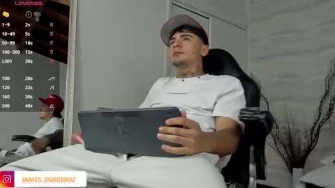 jamesdekker online show from October 20, 2025, 9:04 pm