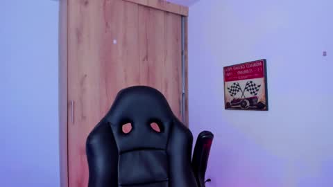 Snapshot of jamesgraay chatting on December 9, 2024, 7:07 pm James Gray online show from December 9, 2024, 7:07 pm