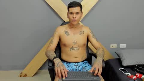Jamesinked  online show from December 13, 2024, 3:32 pm