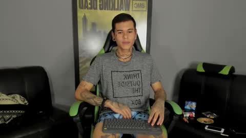 Jamesinked  online show from February 4, 2025, 12:40 am