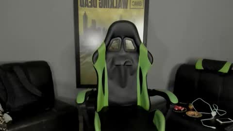 Jamesinked  online show from February 4, 2025, 10:55 pm