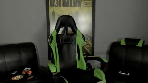 Jamesinked  online show from February 26, 2025, 12:49 am