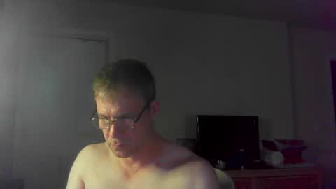 Snapshot of jamesjewels chatting on June 1, 2026, 2:35 am jamesjewels online show from June 1, 2026, 2:35 am