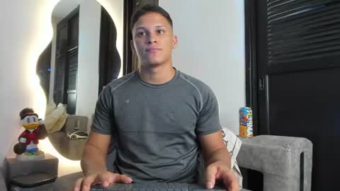 Snapshot of jamesowenn chatting on August 1, 2026, 5:07 am James Owenn online show from August 1, 2026, 5:07 am