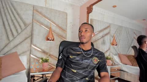 Snapshot of jamesparck chatting on January 7, 2025, 12:09 pm James online show from January 7, 2025, 12:09 pm