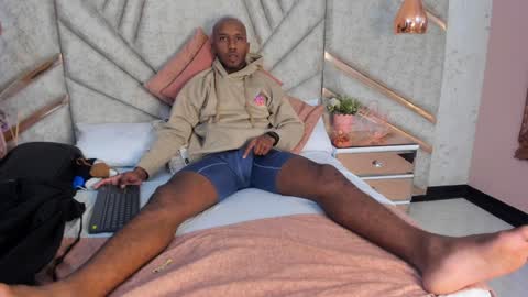 Snapshot of jamesparck chatting on February 8, 2025, 2:05 pm James online show from February 8, 2025, 2:05 pm