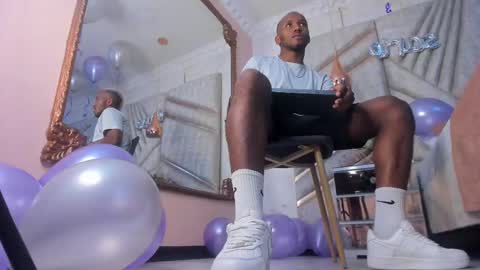 Snapshot of jamesparck chatting on February 16, 2025, 6:32 pm James online show from February 16, 2025, 6:32 pm