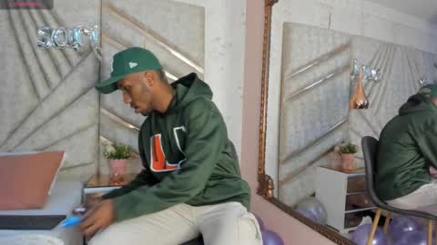 Snapshot of jamesparck chatting on February 19, 2025, 12:11 pm James online show from February 19, 2025, 12:11 pm