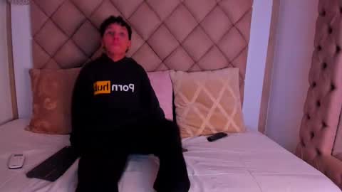 jamess_ford online show from January 18, 2025, 8:40 pm