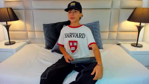 jamess_ford online show from February 19, 2025, 3:28 am