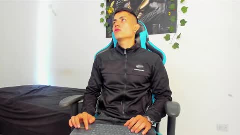 Jamess hott online show from February 4, 2025, 2:10 pm