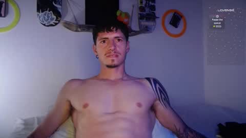 jamesss____ online show from October 17, 2025, 4:48 am