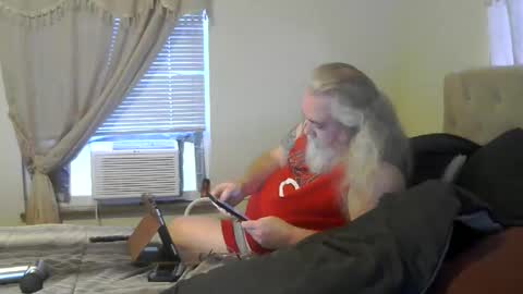 jamielove1975 online show from April 14, 2026, 11:33 pm