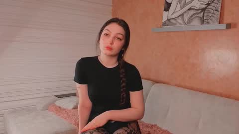 Janae online show from October 8, 2025, 2:14 pm