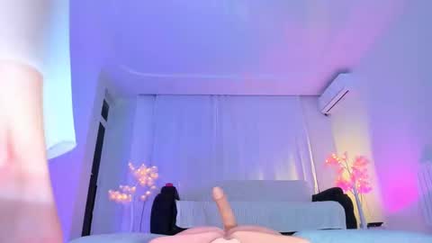 Snapshot of jane__klein chatting on December 19, 2024, 8:02 pm Jenia online show from December 19, 2024, 8:02 pm