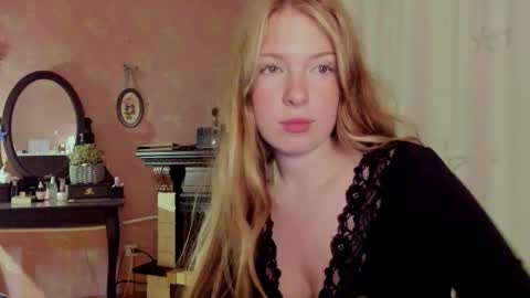 Snapshot of jane_and_star chatting on October 10, 2025, 7:35 pm Star online show from October 10, 2025, 7:35 pm