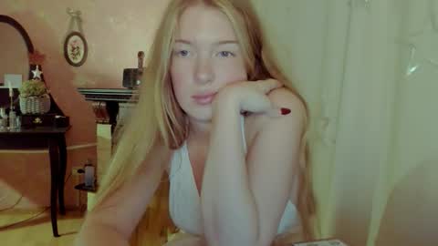 Snapshot of jane_and_star chatting on October 25, 2025, 9:31 pm Star online show from October 25, 2025, 9:31 pm