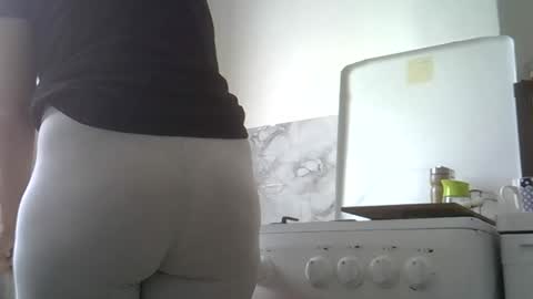 Snapshot of janehotmilf chatting on June 1, 2026, 8:05 am janehotmilf online show from June 1, 2026, 8:05 am