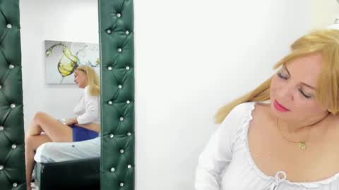 janeska online show from December 3, 2024, 3:44 pm