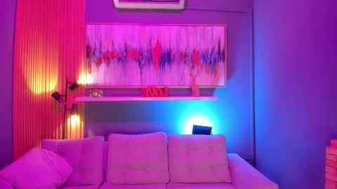 Janinne  online show from March 12, 2026, 11:16 am