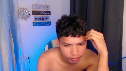 janlloyd04 online show from November 4, 2025, 7:13 pm