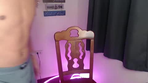 janlloyd04 online show from November 14, 2025, 11:53 am