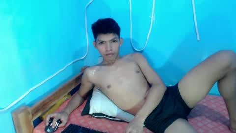 Snapshot of janlloyd04 chatting on May 4, 2026, 7:48 am janlloyd04 online show from May 4, 2026, 7:48 am