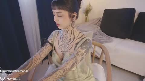   jmaybe e online show from October 9, 2025, 2:37 pm