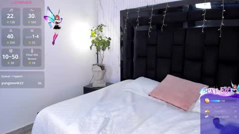 Snapshot of janneblossom chatting on March 3, 2026, 9:53 pm Janne online show from March 3, 2026, 9:53 pm