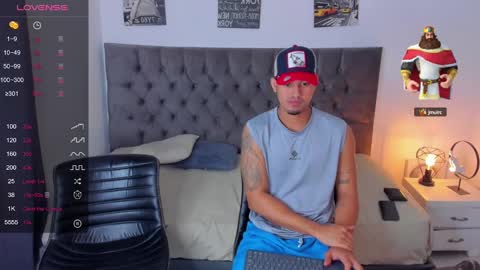 janomar01 online show from January 25, 2025, 10:18 pm