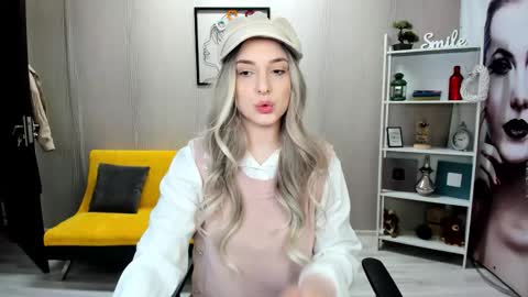 JaquelinLaurent online show from September 15, 2025, 6:08 pm