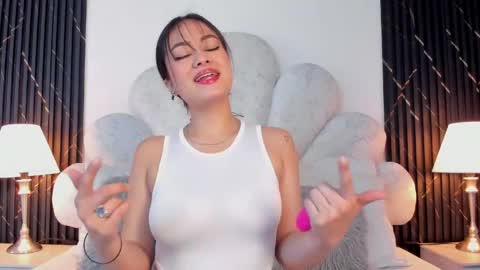 Jaslyn online show from April 17, 2026, 5:16 pm