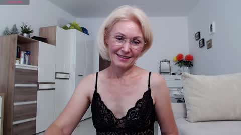 Jasmin room for people 40 online show from September 21, 2025, 1:24 pm