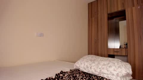 jasmin online show from February 8, 2025, 6:33 am